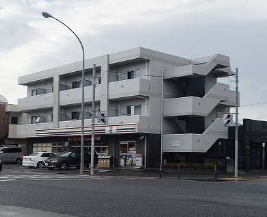 コンビニ　セブンイレブン「横浜高田町店」（コンビニ）まで962m