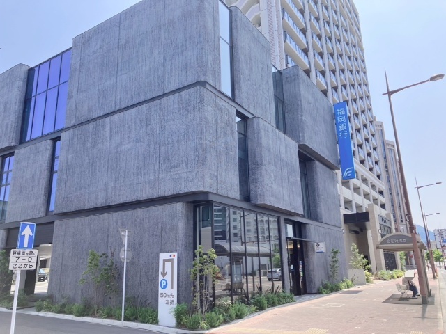 銀行　福岡銀行南小倉支店（銀行）まで213m