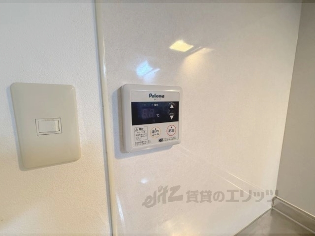 その他設備　給湯器リモコン