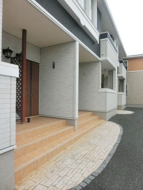 エントランス　各部屋への入り口部分