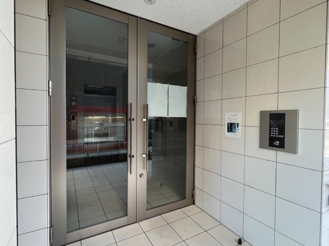 エントランス　外観写真（昼）