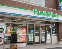 コンビニ　ファミリーマート 麻布運動場前店（コンビニ）まで718m