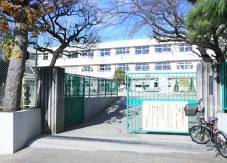小学校　大田区立赤松小学校（小学校）まで293m