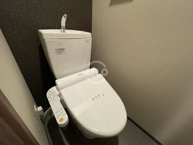 トイレ　W-STYLE大阪谷町　温水洗浄付き便座