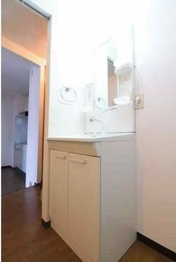 洗面設備　※別号室の参考写真です。