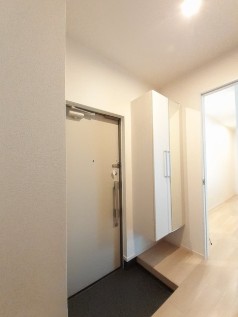 玄関　落ち着いた玄関です