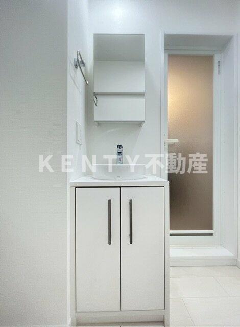 洗面設備　スペースが確保できる洗面所です