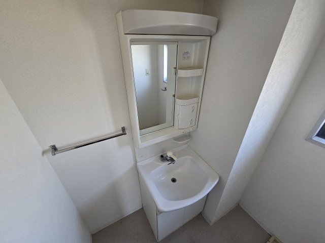 洗面設備　コンパクトで使いやすい洗面所