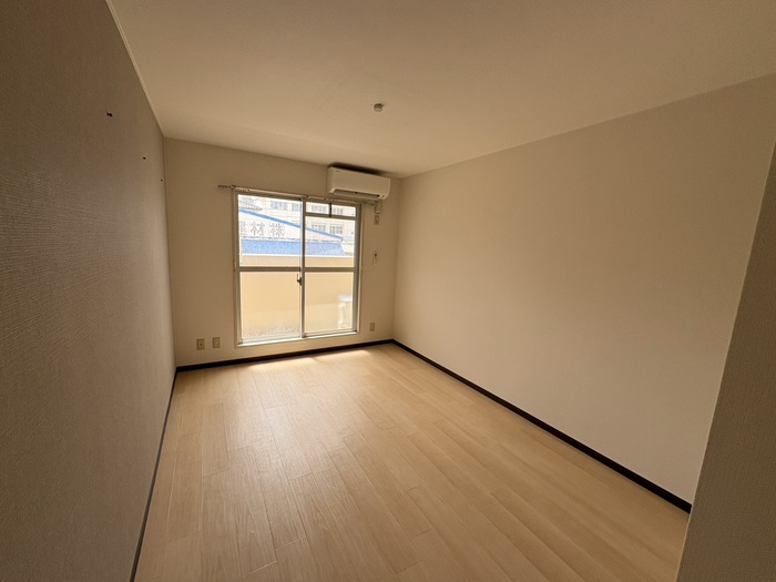 マンション望大明石町の居間写真