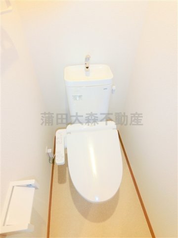 トイレ　温水洗浄便座付きのトイレ