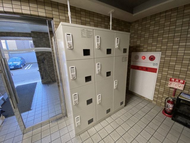 エントランス　清潔なエントランスです