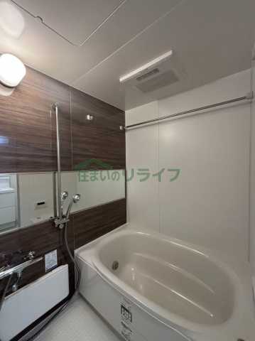 バス・シャワールーム　別部屋の参考写真です