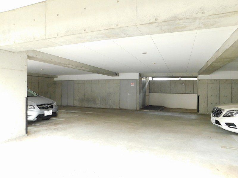 駐車場　駐車場