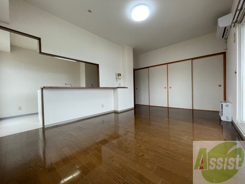 居室・リビング　広くてキレイなお部屋が広がっていて、充実した生活が送れそう。