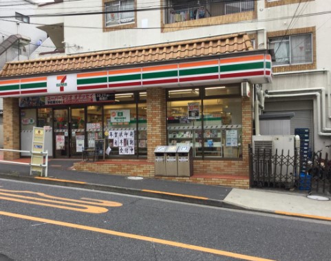 コンビニ　セブンイレブン新宿喜久井町店（コンビニ）まで186m