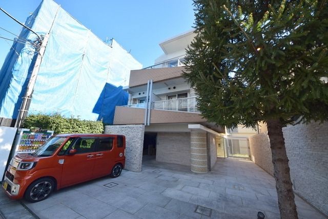 建物外観　★駅徒歩１０分ほど★
