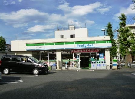 コンビニ　ファミリーマート まるいし希望丘店（コンビニ）まで112m