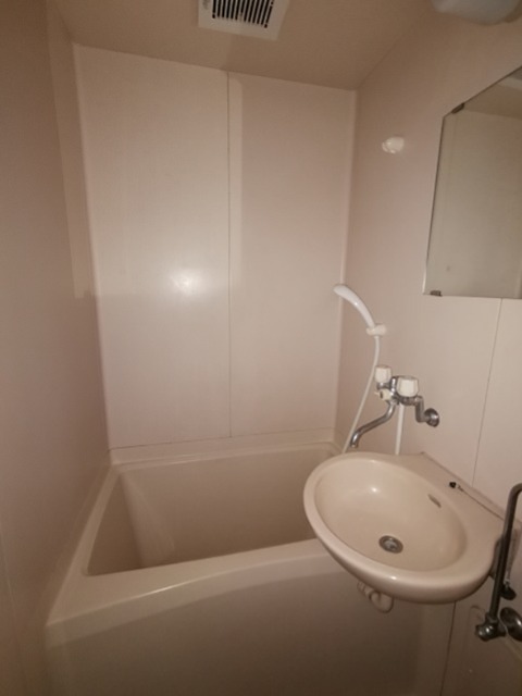 バス・シャワールーム　別部屋参考写真