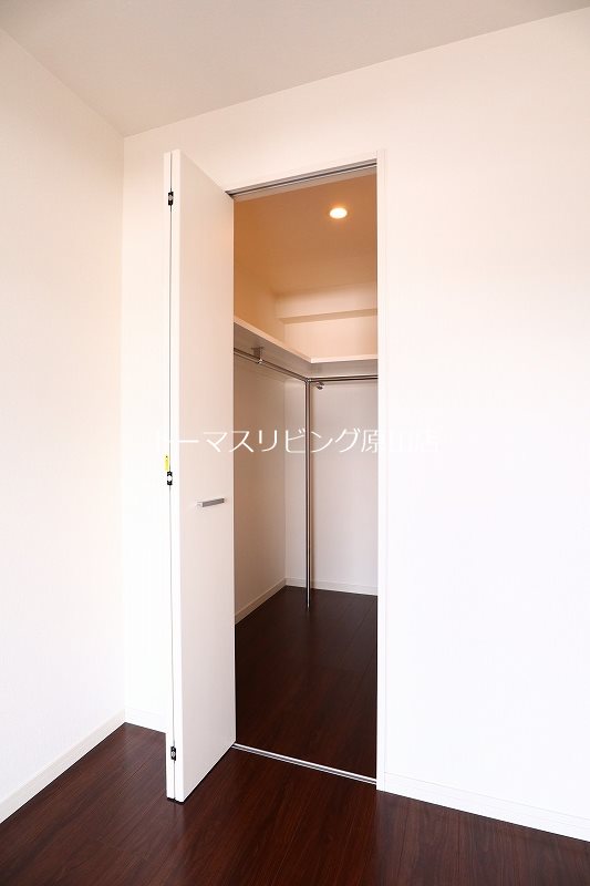 収納　302号室写真