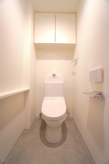 トイレ　※写真は同タイプ住戸です。
