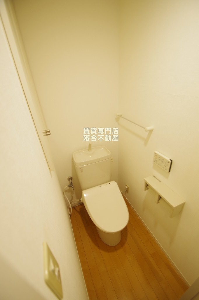 トイレ　ウォシュレット付き