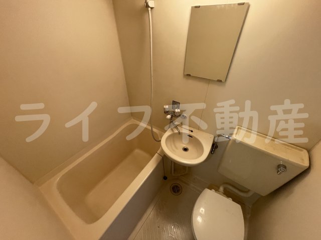 バス・シャワールーム　お風呂です