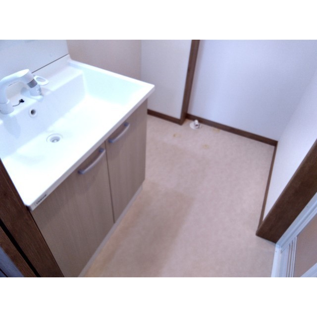 洗面設備　※隣部屋　参考写真です