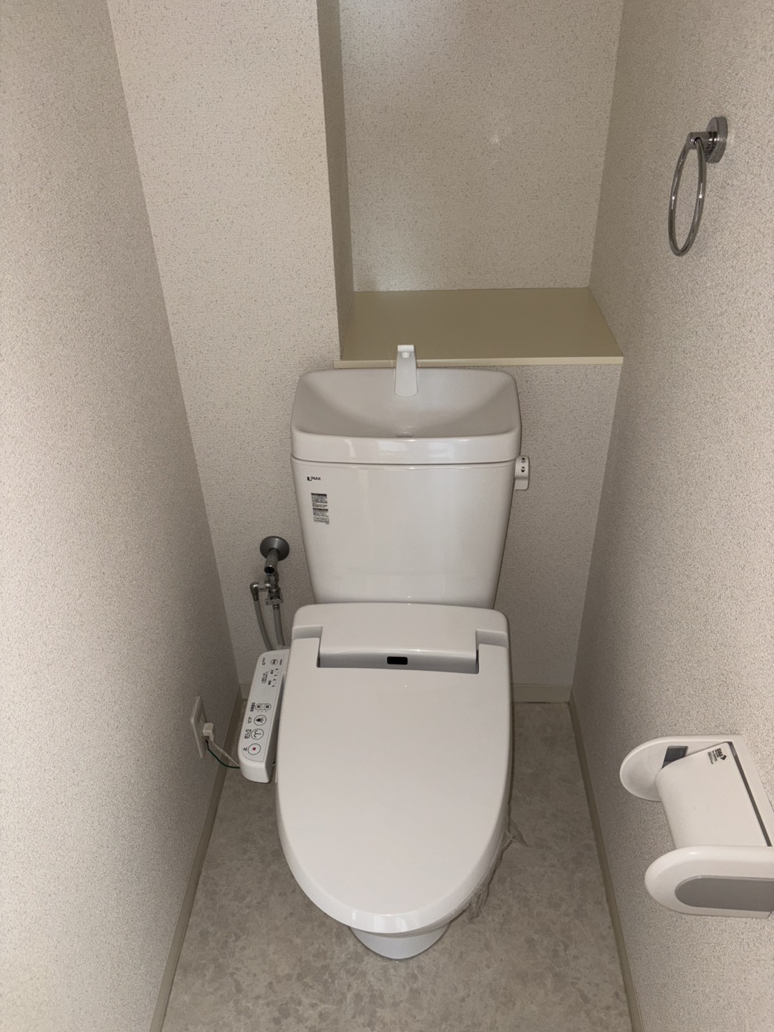 プレミアマルシェ白壁のトイレ写真