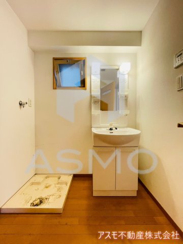 洗面設備　同マンション別部屋　参考写真