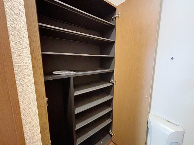 収納　掲載写真は同型モデルを掲載しており実際のお部屋と仕様等が異な