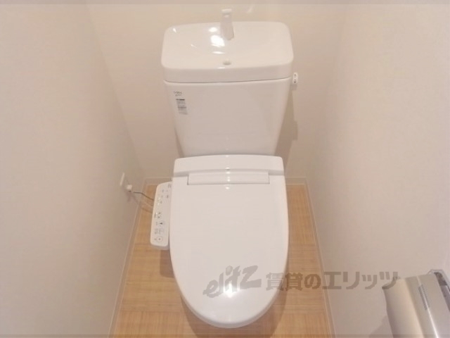 トイレ　洗浄機能付き