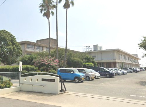 中学校　筑後市立羽犬塚中学校（中学校）まで1763m