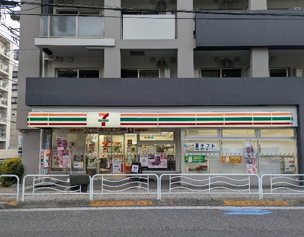 コンビニ　セブンイレブン江東冬木店（コンビニ）まで88m