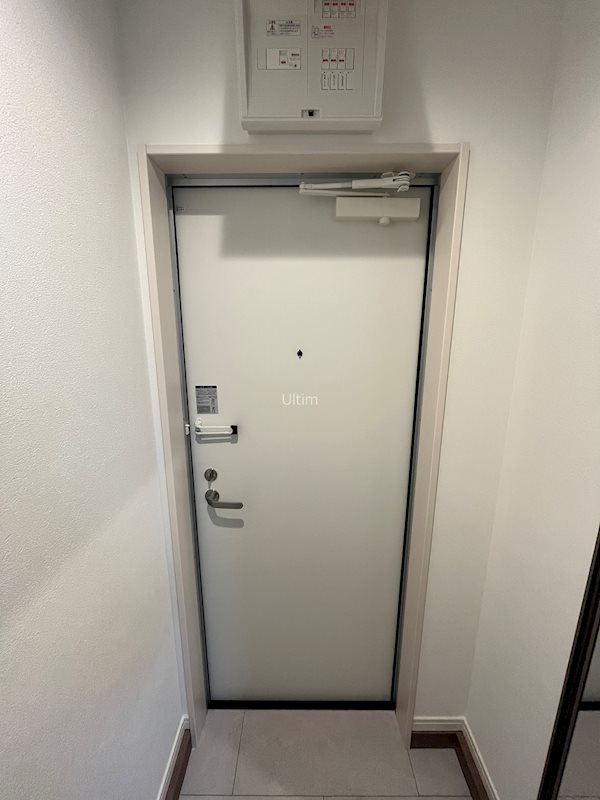 玄関　全て違うお部屋（同じ間取り）の写真です