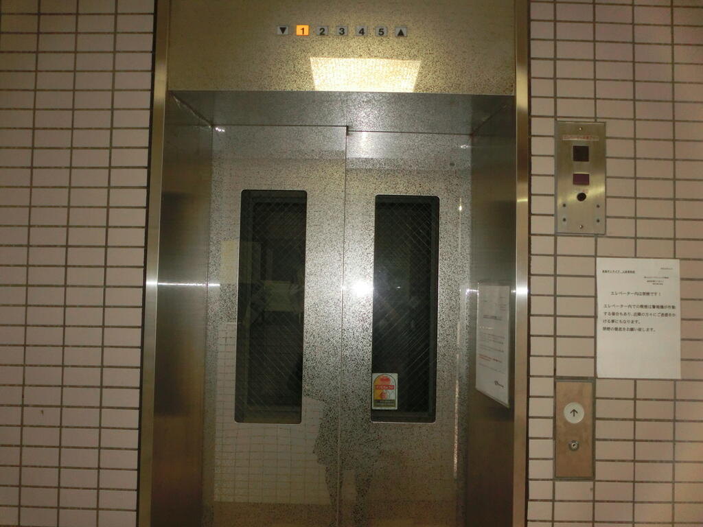 エントランス　エレベーターあり