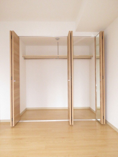 収納　両開きのクローゼットです♪