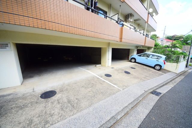駐車場　★★屋内駐車場完備★★