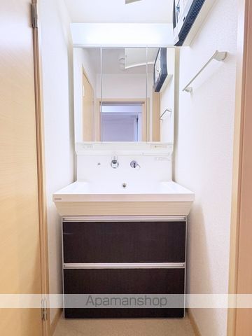 ＪＲ東海道本線 浜松駅 バス乗車時間：20分 最寄りバス停で下車 徒歩7分 4階建 築13年の内装写真