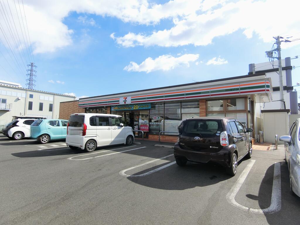 コンビニ　セブンイレブン前橋天川大島店（コンビニ）まで175m