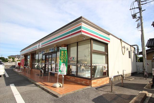コンビニ　セブン－イレブン東金千葉学芸高校前店（コンビニ）まで1750m