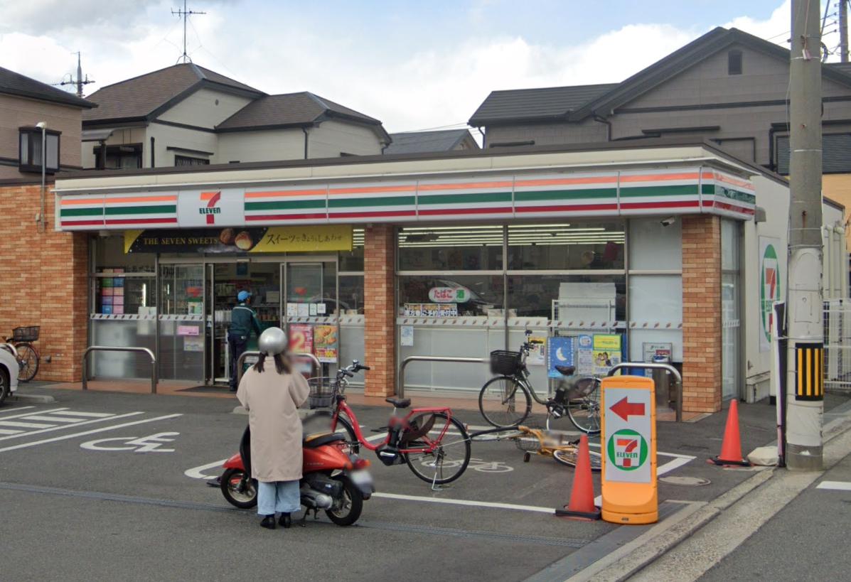 コンビニ　セブンイレブン 堺上店（コンビニ）まで326m