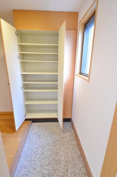 玄関　★お部屋探しは株式会社タウンハウジング東京まで★