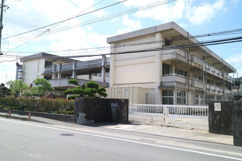 小学校　倉敷市立庄小学校（小学校）まで424m