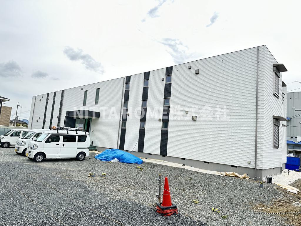 エントランス　都市ガス使用の物件です◇