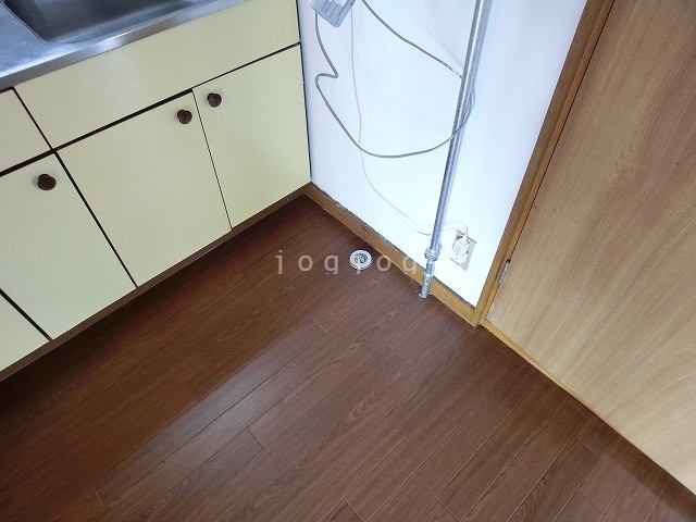洗面設備　洗濯排水溝