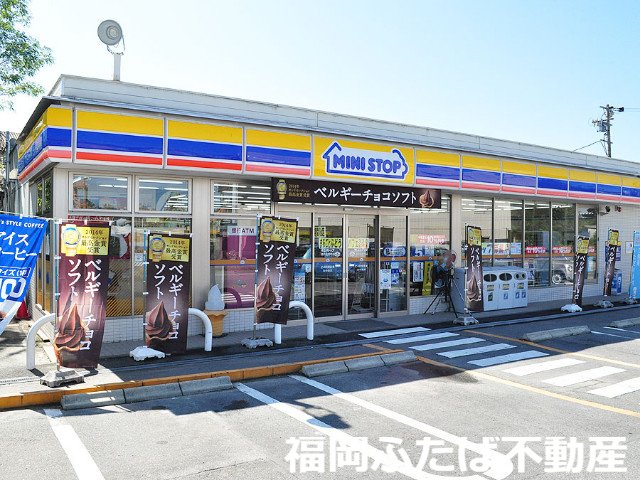 コンビニ　ミニストップ博多諸岡店（コンビニ）まで380m