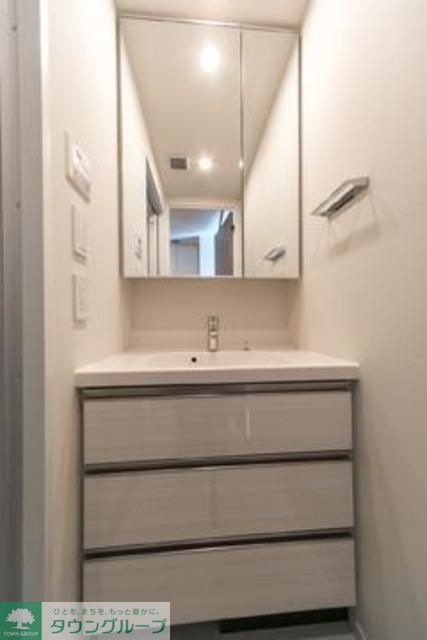 洗面設備　※写真は同タイプ住戸です。