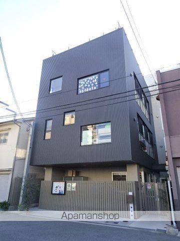 幼稚園・保育園　クオリスキッズ北梅田保育園（幼稚園・保育園）まで324m