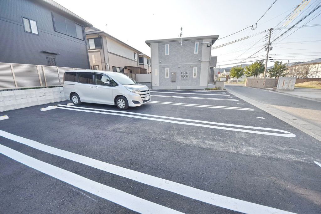 駐車場　駐車場