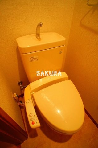 トイレ　落ち着いた色調のトイレです♪